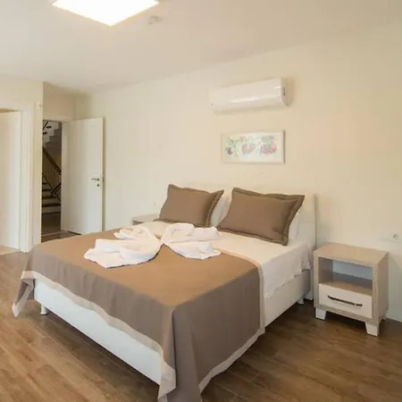 Crescent Twins- Blue 달리안