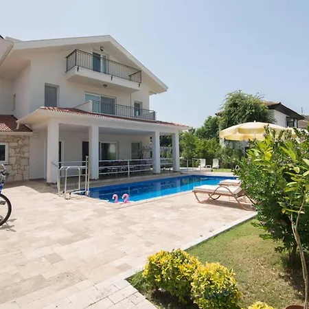 Crescent Twins- Blue 빌라 *