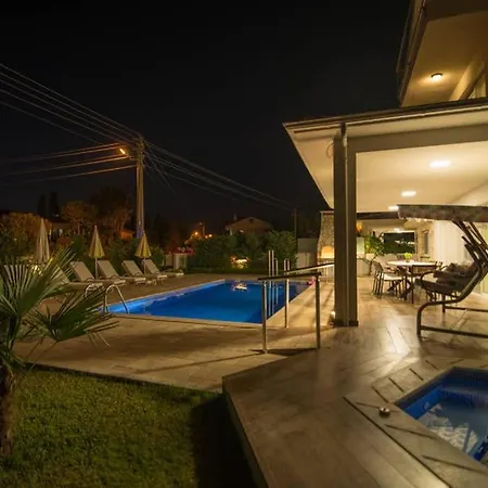 Crescent Twins- Blue Vılla Villa