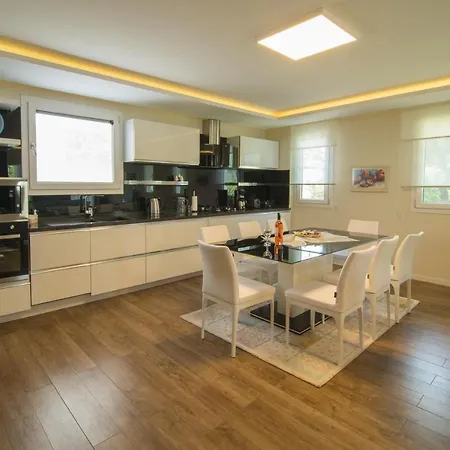 Crescent Twins- Blue * داليان