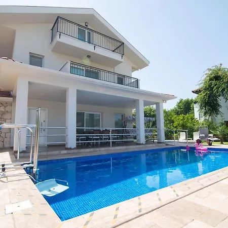 Crescent Twins- Blue Vılla Villa